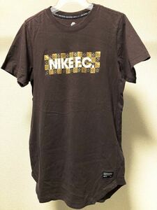 美品*送料無料★NIKE F.C.ナイキエフシー★ロング丈半袖Tシャツ/メンズSサイズ茶色ブラウン★送料込サッカーチュニック丈ワンピースnikefc