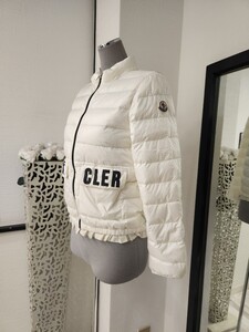 新品同様　MONCLER　(8983-15)