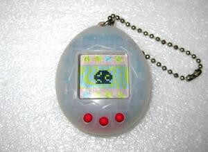 【動作OK】当時モノ 国内正規品 BANDAI USED【1997年頃 新種発見!!たまごっち TAMAGOTCHI (クリアミルキーホワイト乳白色ver.)】