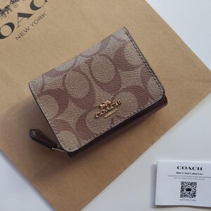 【新品】coach コーチ 三つ折り財布 シグネチャー　カーキ