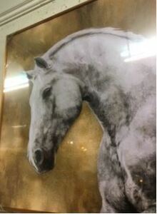 躍動感あふれる馬の絵ホースの絵背景ゴールド色シルバー色ホースの絵シルバー色馬の絵