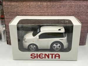 即決有★プルバックカー トヨタ 初代 シエンタ SIENTA ホワイトパールクリスタルシャイン 白 カラーサンプル★ミニカー