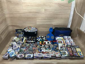 45. タカラ トミー　ベイブレード　べイブレードバ―スト　他まとめ　大量　TAKARATOMY BEYBLADE　ジャンク品で