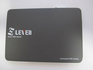 LEVEN 2.5インチ SATA SSD 240GB JS300SSD240GB 動作品 　7mm　