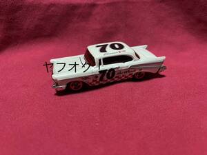 Hot Wheels ’57 CHEVY TREASURE HUNT ルース品 ホットウィール 57 シェビー トレジャーハント