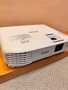 EPSON エプソン ビジネスプロジェクター EB-W05 LCD PROJECTOR プロジェクター　高輝度3300ルーメン　3LCD方式液晶　