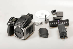 HASSELBLAD　H5D-40　ボディ箱付+予備バッテリー+FireWireケーブル+USB-Cアダプタ