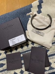 L 新品 20ss VALENTINO ロックスタッズ ブレス ヴァレンティノ