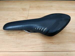 Fizik Arione Tri2 フィジーク アリオネ tri2 トライアスロン向けサドル