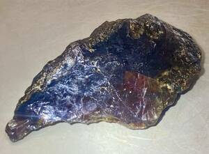 インドネシア　スマトラ島産大きな天然ブルーアンバー原石85.26g綺麗^ ^