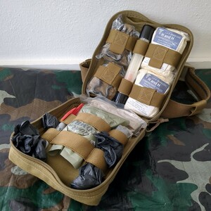 米軍実物　LBT ファーストエイドキット　First Aid Pouch ロンドンブリッジ　防災グッズ　コレクション　未使用