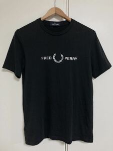 【送料無料】FRED PERRYフレッドペリーのTシャツ　Sサイズ　黒　ブラック