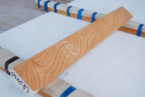欅 ケヤキ（宮崎綾町産）856×102×58新品 材木角材20年以上乾燥
