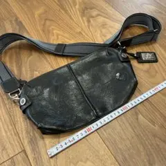 【美品】PELLE  BORSA レザー ボディバッグ