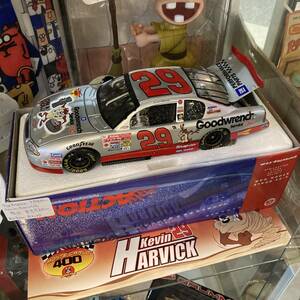 新品☆1/24　NASCAR　TAZ　ダイキャストカー★KEVIN HARVICK　29、ナスカー、ミニカー、ルーニートゥーンズ、タズ