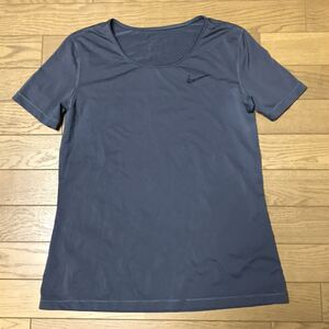 NIKE WOMEN’S TRAINING SHORT SLEEVE T-SHIRTS size-M(着丈62身幅46) 中古(美品) 送料無料 NCNR