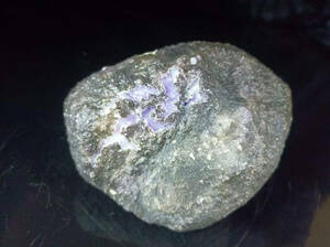精品　紫羅欄翡翠原石　１.１９キロ
