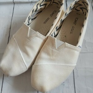 TOMS　トムス　白　 シューズ　7.5