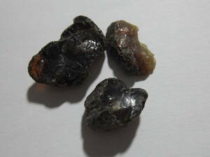 こはく原石★本琥珀ブルーアンバーamberスマトラ産原石 7.7ct 天然石 本コハク　2　パワーストーン色々まとめてたくさん大量同梱可　324-3