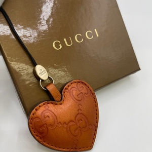 GUCCI グッチ 212548 ハートチャーム