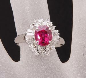 《質屋出品》Pt900★天然ルビー1.97ct+ダイアデザインリング★k-3511