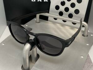 偏光★OAKLEYオークリー LATCHラッチ マットブラック艶消し黒/POLARIZEDミラー USA製サングラス 釣りドライブ アジアンフィット