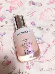 Dior　ディオール　スノー　パーフェクト　ライト　日中用乳液・化粧下地
