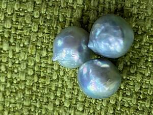 レア本真珠 ナチュラル黒真珠 ピーコックバイオレットレインボー 1個のみ 穴無し 送料基本無料 約１０mm以上 新品です。 
