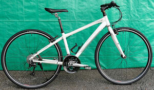 TREK(タイヤ新品)7.3FX)ほぼ綺麗)Shimano 24a)ホワイトカラー)700c)ct38cm)sサイズ)街乗りクロスバイク 中古