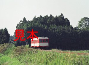 鉄道写真645ネガデータ、122704340005、キハ601、鹿島鉄道、四箇村～常陸小川、2000.09.21、（4591×3362）