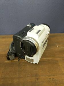 【ジャンク品】ビデオカメラ VL-Z7 SHARP 1:1.8 f=3.8-38mm ※2400010288203