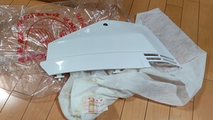 ホンダ タクト AB07 新品 未使用 右 トランクリッド カバー 外装 81221-GE8-000ZC HONDA 貴重 希少 絶版 廃盤 当時 レトロ TACT パネル R