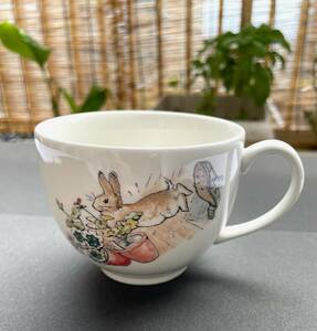 超美品 Wedgwood ウェッジウッド PETER RABBIT ピーターラビット　マグ　ティーカップ　製造終了ライン　イギリス製刻印