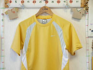 ♪服4044♪ 半袖　Ｔシャツ（スポーツ） NIKE ナイキ サイズS 使用感なし ～iiitomo～