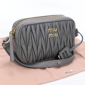 中古ミュウミュウ アウトレットMIUMIUOUTLET マテラッセ ショルダーバッグ ブランド 5BH118 グレー ランク：AB us-2 レディース