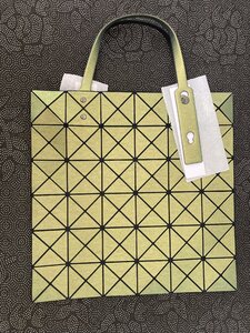 BAO BAO ISSEY MIYAKE バオバオ イッセイミヤケ トートバッグ ショルダーバッグ バッグ BAG グリーン 中古 TN 1