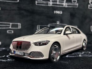 norev 1/18 Mercedes Benz Maybach S 680 4Matic 2021　ホワイトメタリック　メルセデス　ベンツ　マイバッハ　ノレブ　ミニカー