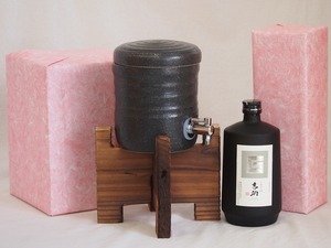 国産美濃焼 焼酎サーバー1200cc木代付セット(13.5×15.5cm 1.6kg)霧島酒造 芋麹焼酎 白吉助 (宮崎県) 720ml