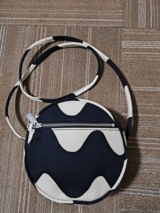 美品　marimekko マリメッコ ウニッコショルダーバッグ 　ベージュ×黒 　キャンバス