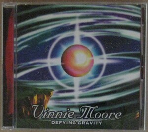 VINNIE MOORE/ヴィニー・ムーア＜＜DEFYING GRAVITY/ディファイング・グラヴィティ＞＞　ギターインスト　帯付き国内盤　　