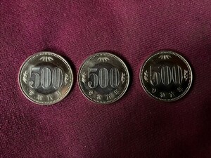 令和6年　500円　硬貨　3枚