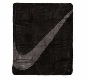 新品 定価24200円 NIKE WMNS NSW FAUX FUR BLANKET KRMG ナイキ ウィメンズ “フェイクファー ブランケット ブラウン　毛布