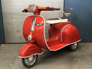 バッテリーカー(電動カー) VESPA ベスパ 検ペダルカー　　　　　　　2945