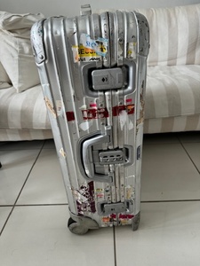【RIMOWA】　リモワ　スーツケース　３２L　シルバー　中古品