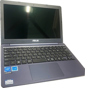 中古良品 ASUS-E203N 小型ノートパソコン Celeron-N3350・2GB・SSD32GB・カメラ・Win10Home・WIFI・Bluetooth・TypeC・Office2021　7262