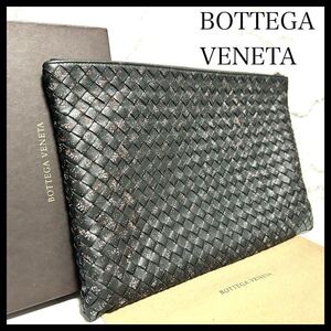 ★【極美品！鑑定済み！】BOTTEGA VENETA ボッテガヴェネタ イントレチャート クラッチバック ブラックラメ 定価7.8万 472