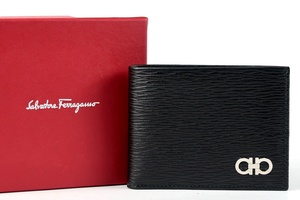 【新品同様・未使用】Ferragamo フェラガモ 二つ折り財布 札入れ ブラック ブランド小物【LD86