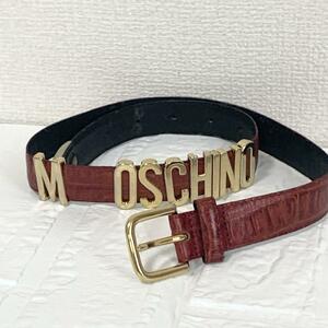 モスキーノ　MOSCHINO ゴールドロゴ レザーベルト 赤　レッド