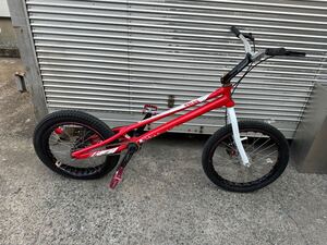 (M) BMXバイク Because color ビコーズ カラー ディスクブレーキ 現状中古品