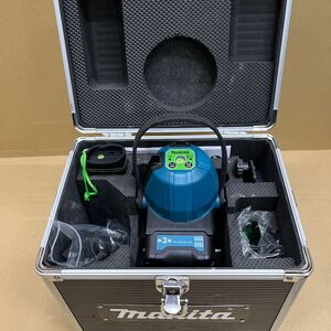 S135【美中古品】/ makita SK20GD マキタ 充電式屋内・屋外兼用レーザー墨出し器 受光器 ケース付き ダイレクトグリーン